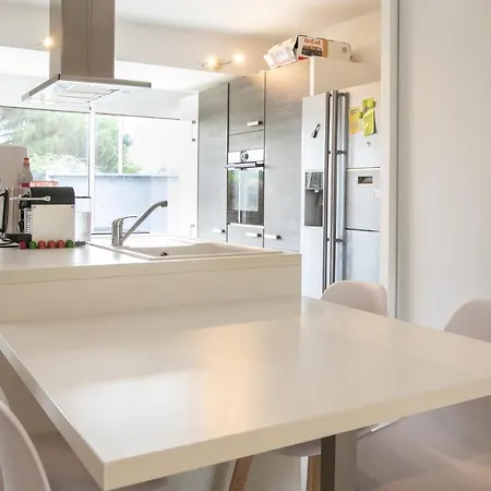 Plain Pied Climatise Piscine Idealement Situe Holiday home *